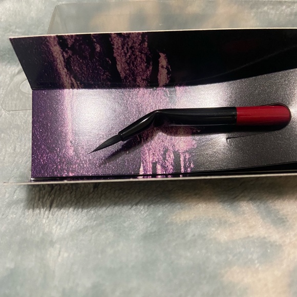 Smashbox Arched Eyeliner & Eye Shadow Brush Duo - Picture 7 of 13